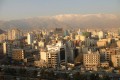 Irans Hauptstadt vor Gebirge